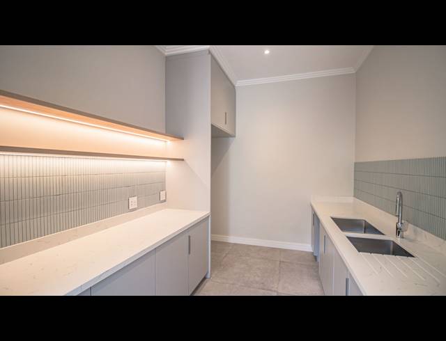 5 BEDROOM GATED ESTATE FOR SALE IN KYALAMI
